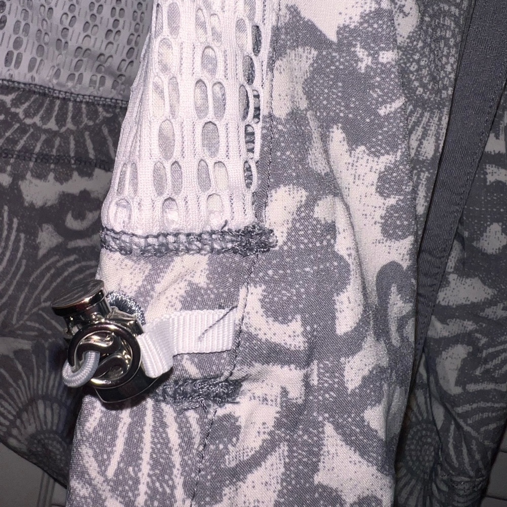 Lululemon Jacket - Picture 12 of 13